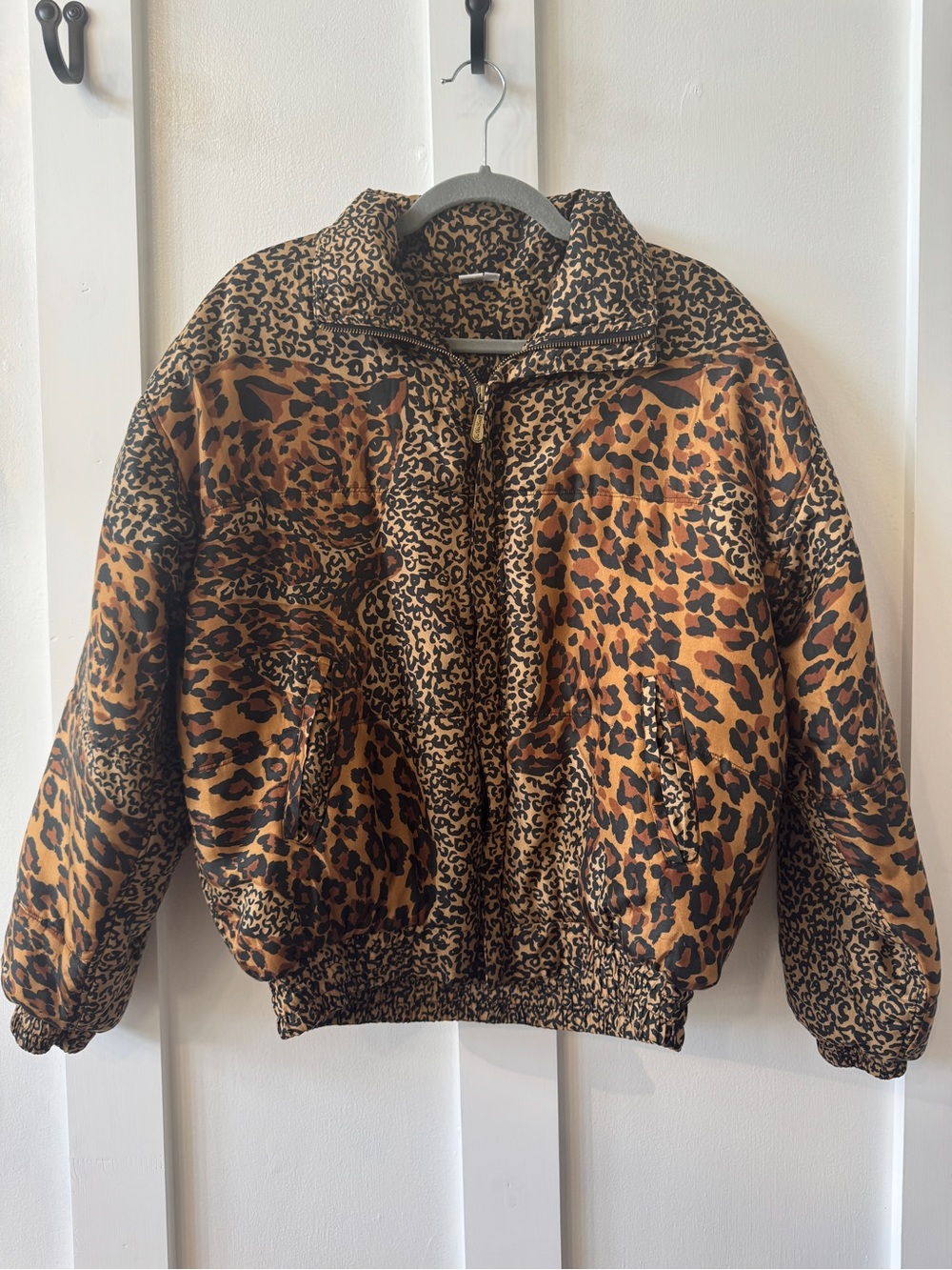 Fuda International Vintage 100% Silk Leopard Bomber Jacket
Size Small